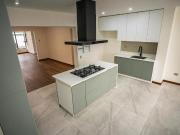 Casa en venta – 351 m² remodelada con finos acabados en...