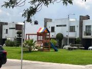 Casa en Venta $3,200,000 dentro de Coto, Residencial...