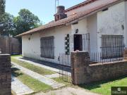 CASA EN VENTA 3 AMB EN MAR CHIQUITA A 2 CUADRAS DEL MAR !