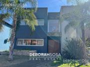 Casa en venta 3 ambientes 2 habitaciones piscina Barrio...