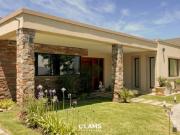 Casa en Venta 3 ambientes con piscina en Barrio Privado...