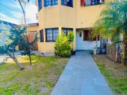 CASA EN VENTA 3 DORM + COCH + PILETA