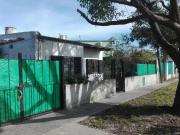 Casa en venta 3 dormitorios 1 baño Cocheras 210mts2...