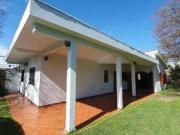 Casa en venta 3 Dormitorios 1 Baño Cocheras 302Mts2 San...