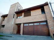 Casa en venta 3 dormitorios 2 baños 2 Cocheras 180mts2...