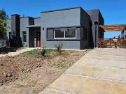 Casa en venta 3 Dormitorios 2 Baños Cocheras 190Mts2...