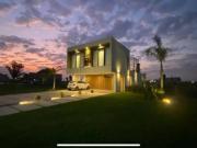 Casa en venta 3 Dormitorios 2 Baños Cocheras 845Mts...