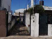 Casa en VENTA 3 dormitorios, 2 patios Moreno al 3000...