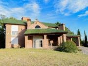 Casa en venta 3 Dormitorios 3 Baños Cochera 2.700Mts2...