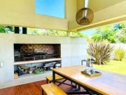 Casa en venta 3 Dormitorios 3 Baños Cochera 520Mts2...