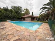 Casa en venta 3 Dormitorios 4 Baños Cochera 1.195Mts2...