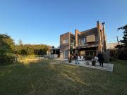 Casa en venta 3 Dormitorios 4 Baños Cochera 576Mts2 City...