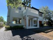 Casa en venta 3 Dormitorios 5 Baños 1.200Mts2 Cañuelas