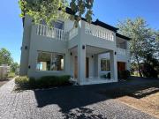 Casa en venta 3 Dormitorios 5 Baños 1.200Mts2 Cañuelas