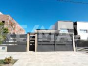 CASA EN VENTA 3 DORMITORIOS BARRIO LOS PLATANOS