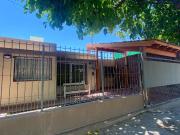 Casa en venta 3 dormitorios c/ cochera en Barrio...