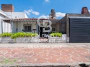 Casa en venta 3 dormitorios cochera y patio seco Alvear...