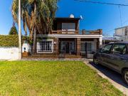 CASA EN VENTA 3 DORMITORIOS CON JARDIN Y PILETA