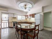 Casa en venta 3 dormitorios con patio y cochera