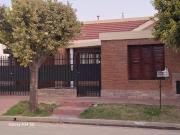 CASA EN VENTA 3 DORMITORIOS dir. Juan B. Justo 991