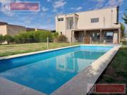 CASA EN VENTA 3 DORMITORIOS GALERIA PARRILLA.PILETA...