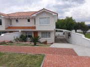 Casa en venta 3 dormitorios urbanización Santa Clara...