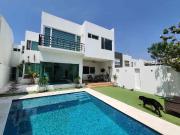 Casa en venta, 3 habitaciones, Cumbres del lago, con alberca