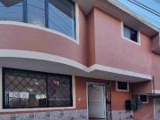 Casa en Venta – 3 Habitaciones – Sector Luluncoto /...