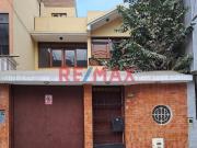 Casa En Venta 3 Pisos A Espalda De Av. German Aguirre...