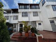 CASA EN VENTA, 3 PISOS, CONJUNTO CERRADO, ALTOS DE...