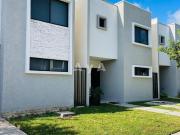 Casa en Venta, 3 Recámaras, 2 Niveles, Av Mallorca, SM...