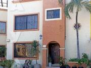 Casa en Venta, 3 Recámaras, 3 Niveles, Cuarto Servicio,...