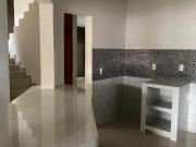 Casa en venta 3 recámaras alberca cuarto de servicio por...