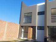 Casa en venta, 3 rec?maras con closets y ba?o cada una,...