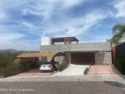 Casa en Venta 3 recamaras, Cumbres del Lago
