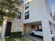 CASA EN VENTA 3 RECAMARAS EL CAPRICHO LOMAS DE ANGELOPOLIS