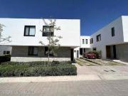 Casa en Venta 3 recamaras en condominio, El Refugio GPT5560