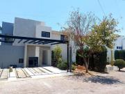Casa en venta, 3 recámaras + estudio, esquina, jardín,...