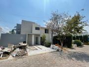 Casa en venta, 3 recámaras + estudio, esquina, jardín,...