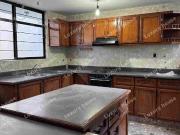 CASA EN VENTA 3 recámaras todas con baño,cochera doble...