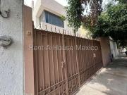 Casa en Venta 3 recamaras y cuarto de servicio, Quintas...