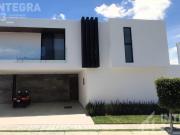 Casa en Venta 400 m2 terreno, a 2 min. de ómada, inmediata