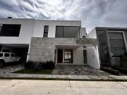 Casa en Venta $4,100,000.00 dentro del Coto Seneca, El...