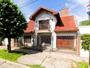 Casa en venta 4 Amb C/Cochera y Fondo Berazategui