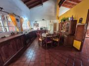 Casa en venta 4 ambientes con cochera en Barrio Alberdi,...
