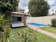 Casa en Venta 4 Ambientes con jardin, pileta y terraza...