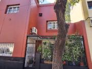 Casa en venta 4 ambientes con patio en Flores