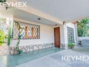 Casa en venta 4 ambientes con patio y parrilla en Adrogué