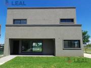 Casa en venta 4 ambientes en San Pablo Pilar Ofrece...