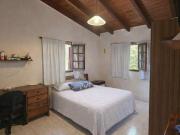 CASA EN VENTA 4 AMBIENTES Y COCHERA BELLA VISTA